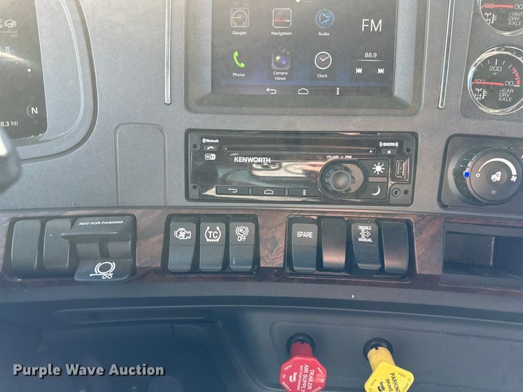 image for item OF9355 2023 Kenworth T680 semi truck