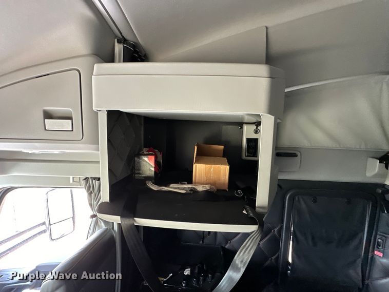 image for item OF9355 2023 Kenworth T680 semi truck