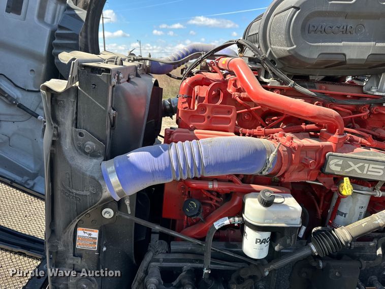 image for item OF9355 2023 Kenworth T680 semi truck