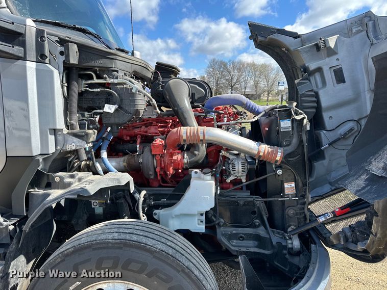 image for item OF9355 2023 Kenworth T680 semi truck