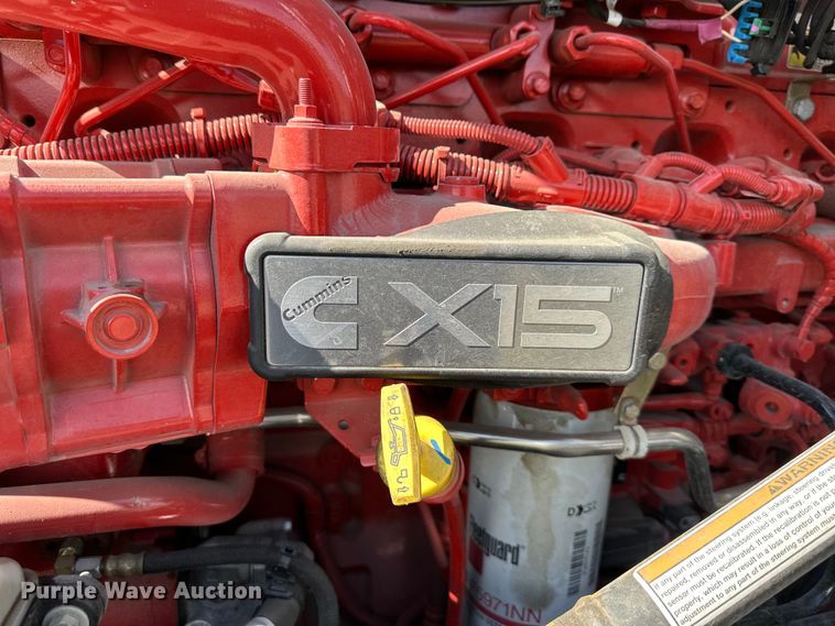 image for item OF9355 2023 Kenworth T680 semi truck