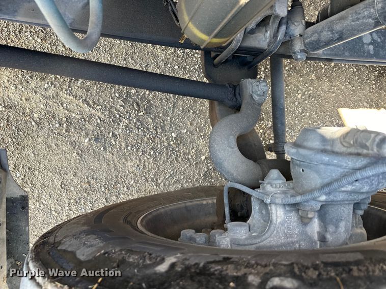 image for item OF9355 2023 Kenworth T680 semi truck