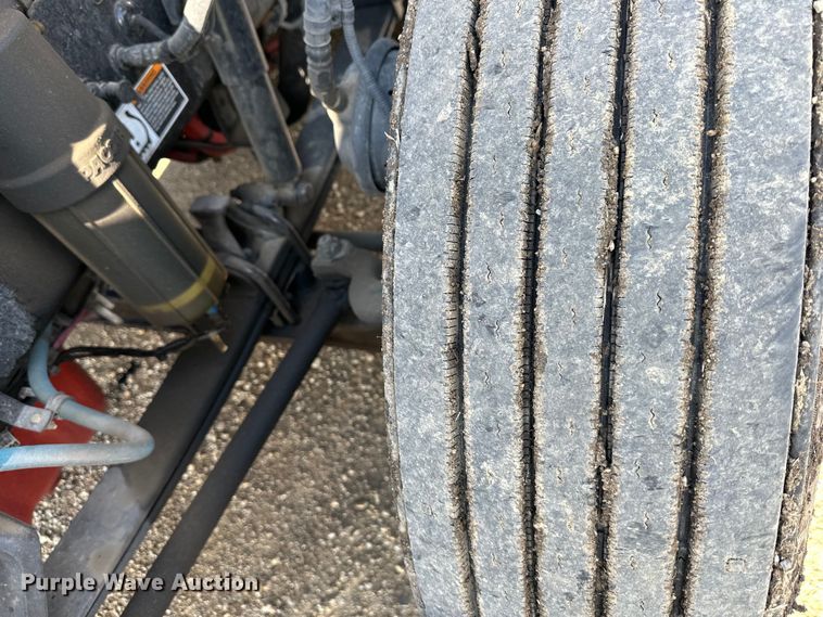 image for item OF9355 2023 Kenworth T680 semi truck