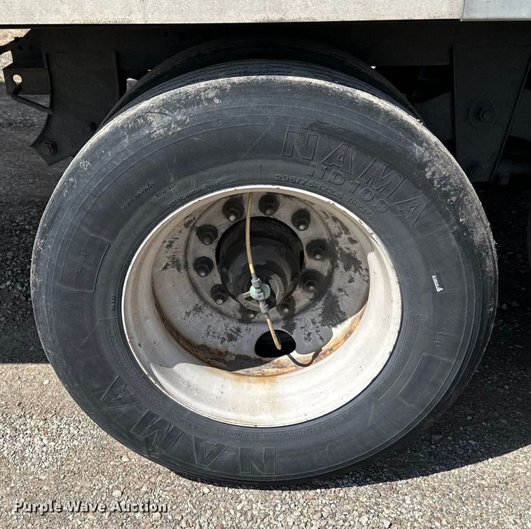 image for item OF9357 2015 Wabash  dry van trailer