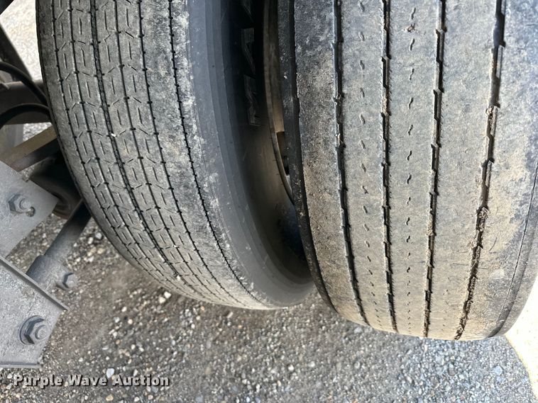 image for item OF9357 2015 Wabash  dry van trailer