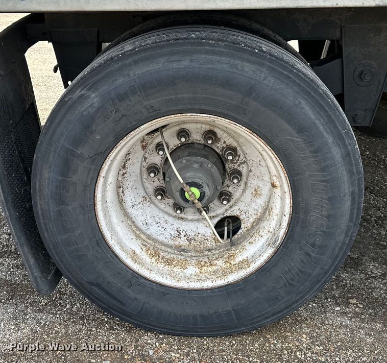 image for item OF9357 2015 Wabash  dry van trailer