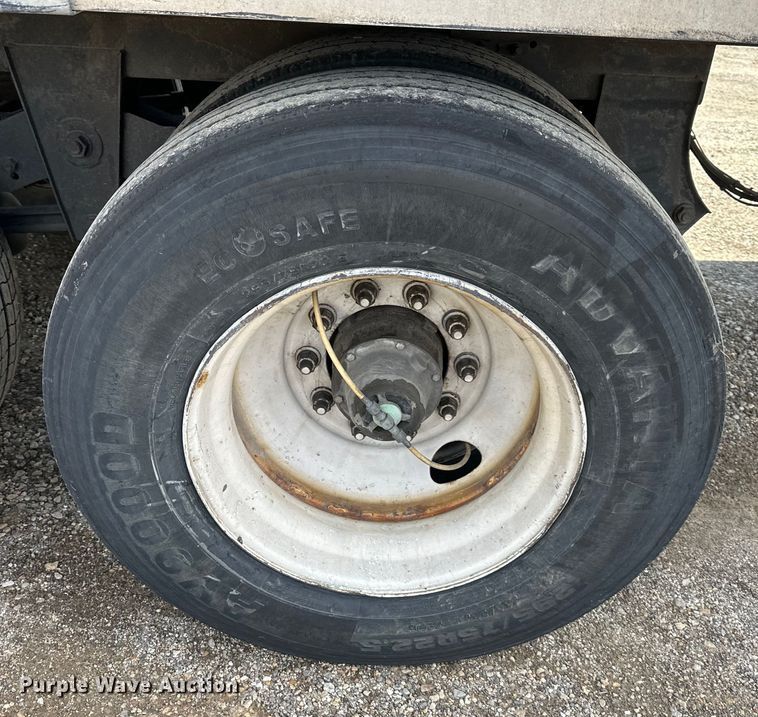 image for item OF9357 2015 Wabash  dry van trailer