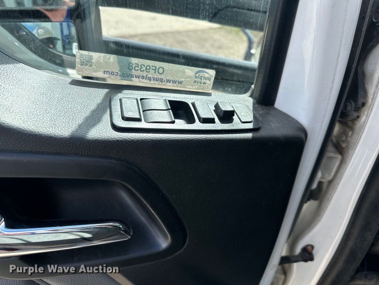 image for item OF9358 2022 Kenworth T680 semi truck