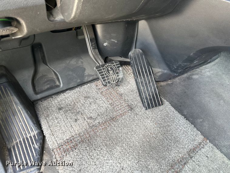 image for item OF9358 2022 Kenworth T680 semi truck