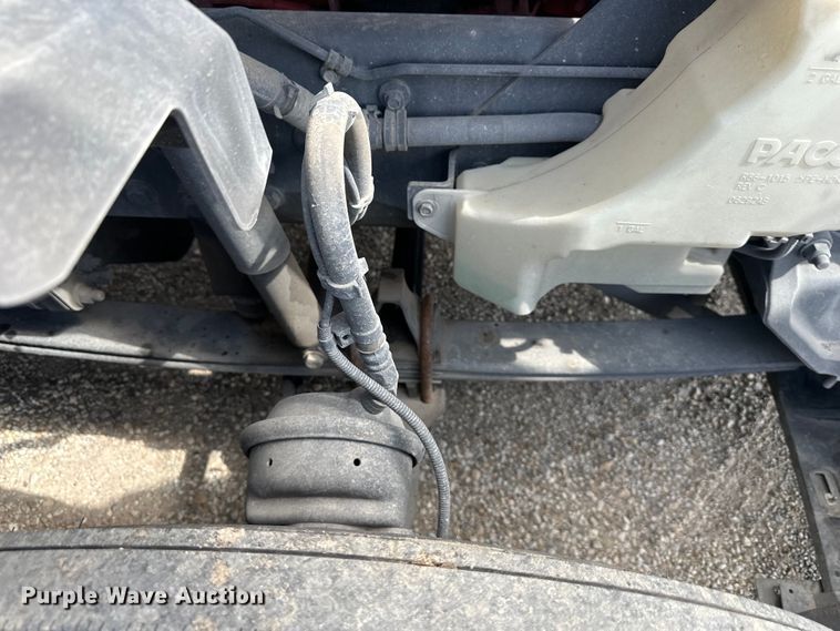 image for item OF9358 2022 Kenworth T680 semi truck