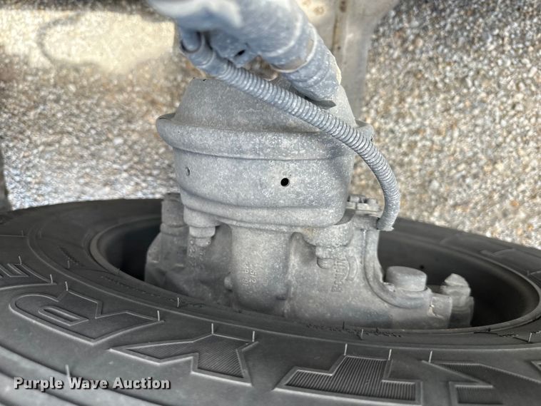 image for item OF9358 2022 Kenworth T680 semi truck