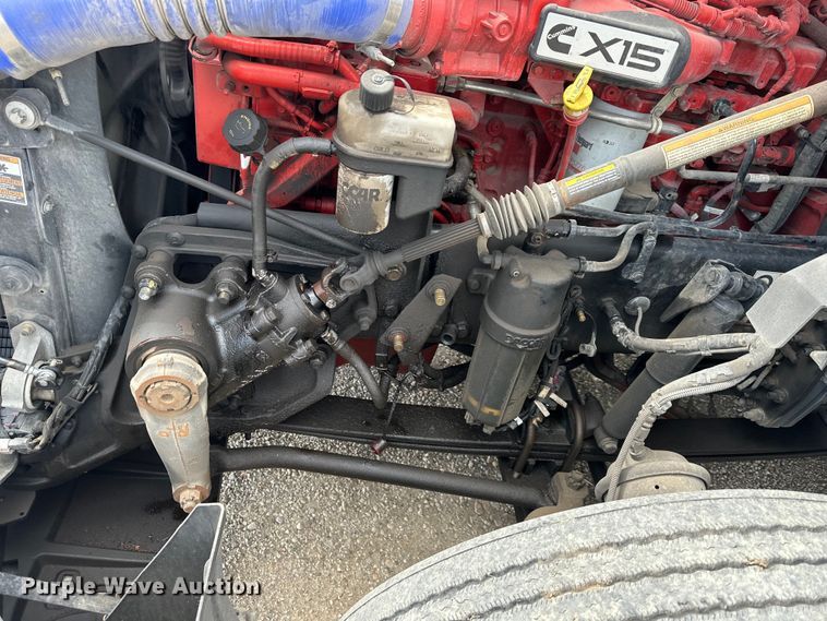 image for item OF9358 2022 Kenworth T680 semi truck