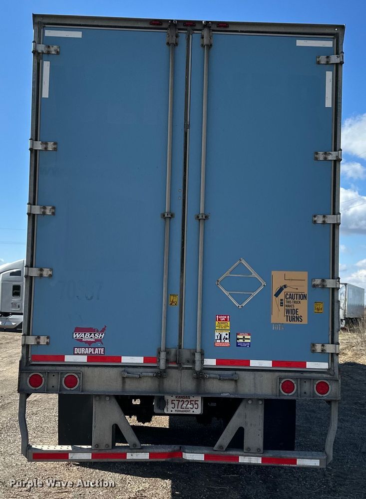 image for item OF9359 2015 Wabash dry van trailer