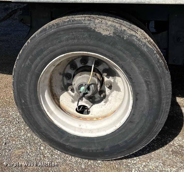 image for item OF9359 2015 Wabash dry van trailer