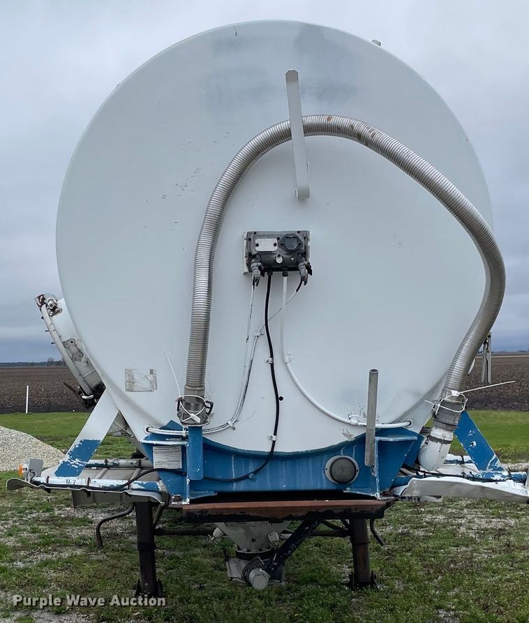 image for item OG9865 1979 Butler MFG pneumatic dry bulk trailer