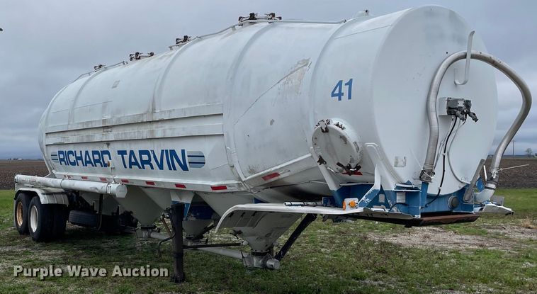 image for item OG9865 1979 Butler MFG pneumatic dry bulk trailer