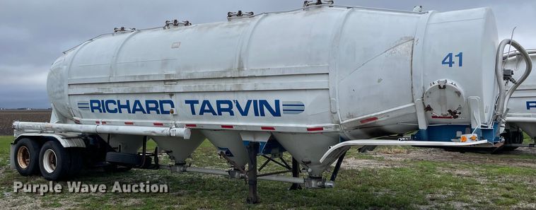 image for item OG9865 1979 Butler MFG pneumatic dry bulk trailer