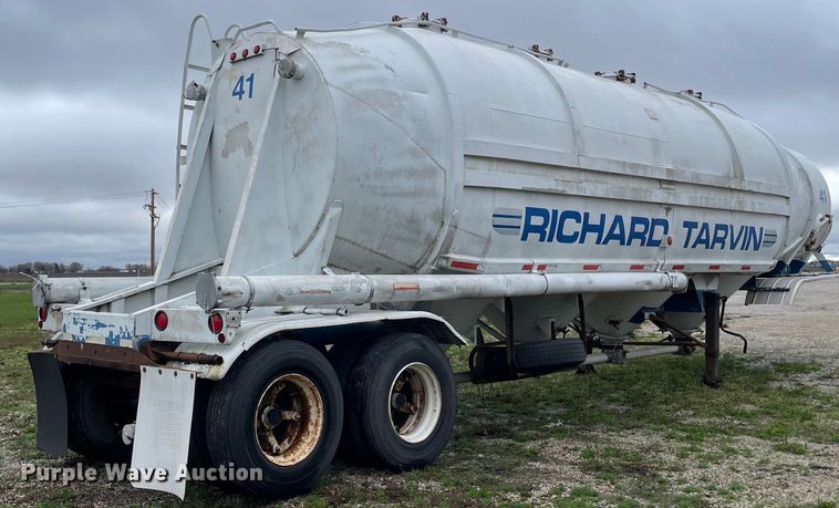 image for item OG9865 1979 Butler MFG pneumatic dry bulk trailer