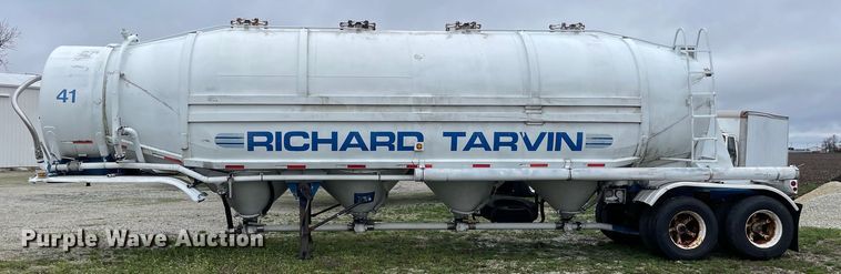 image for item OG9865 1979 Butler MFG pneumatic dry bulk trailer