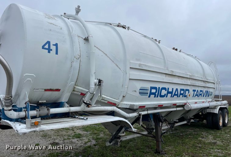 image for item OG9865 1979 Butler MFG pneumatic dry bulk trailer