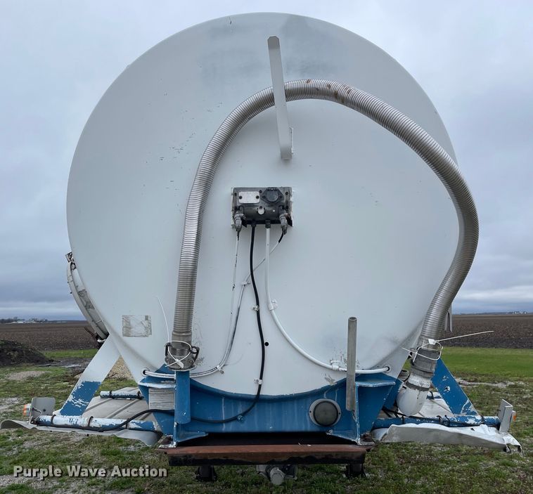 image for item OG9865 1979 Butler MFG pneumatic dry bulk trailer