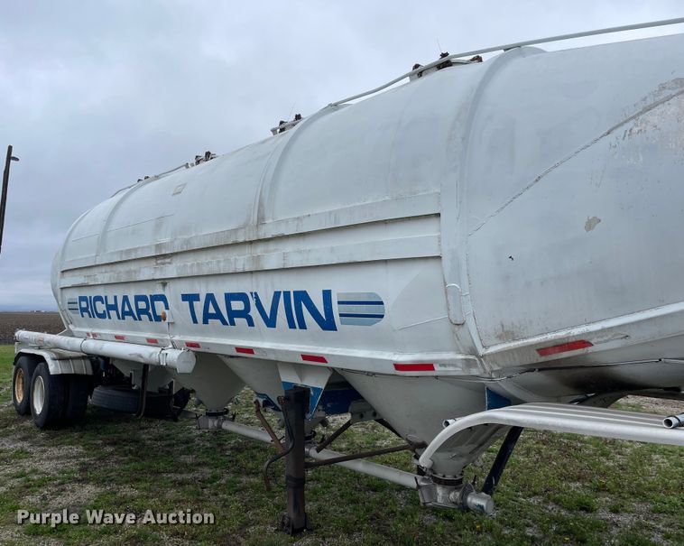 image for item OG9865 1979 Butler MFG pneumatic dry bulk trailer