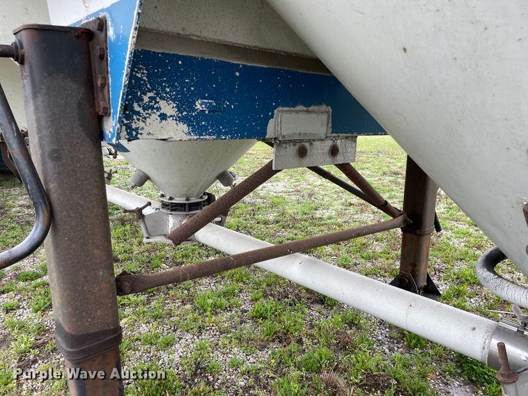 image for item OG9865 1979 Butler MFG pneumatic dry bulk trailer