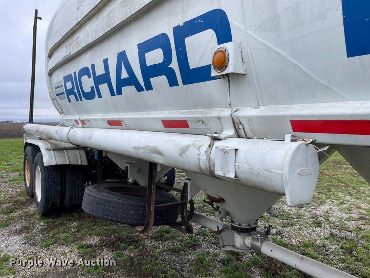 image for item OG9865 1979 Butler MFG pneumatic dry bulk trailer