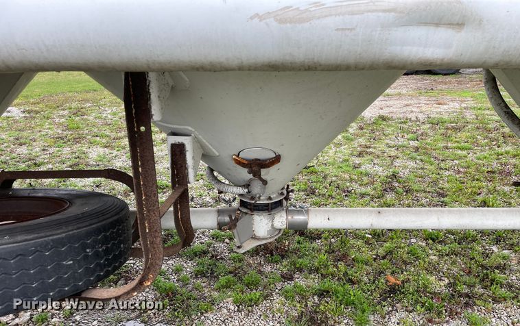 image for item OG9865 1979 Butler MFG pneumatic dry bulk trailer