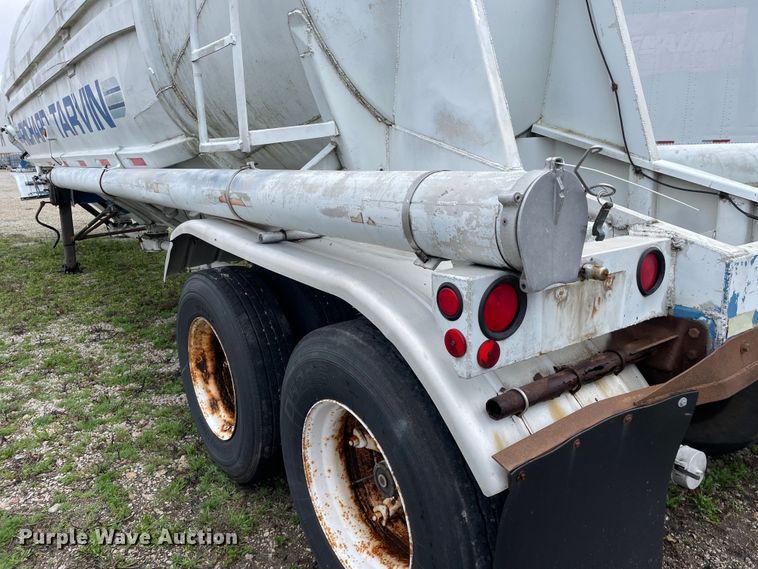 image for item OG9865 1979 Butler MFG pneumatic dry bulk trailer