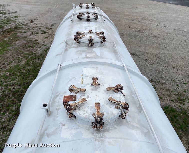 image for item OG9865 1979 Butler MFG pneumatic dry bulk trailer