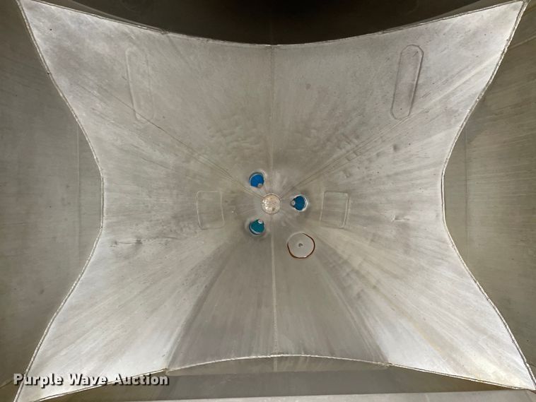 image for item OG9865 1979 Butler MFG pneumatic dry bulk trailer