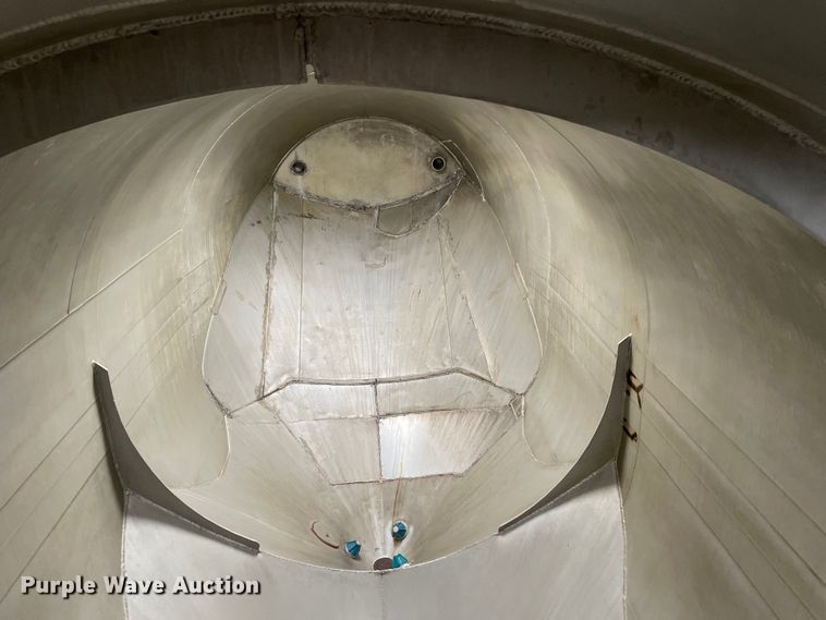 image for item OG9865 1979 Butler MFG pneumatic dry bulk trailer