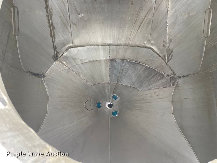 image for item OG9865 1979 Butler MFG pneumatic dry bulk trailer