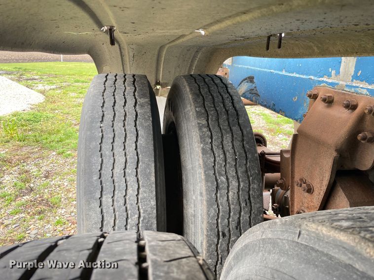 image for item OG9865 1979 Butler MFG pneumatic dry bulk trailer