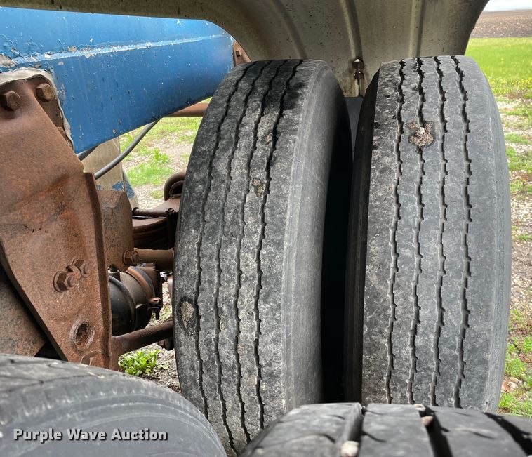 image for item OG9865 1979 Butler MFG pneumatic dry bulk trailer