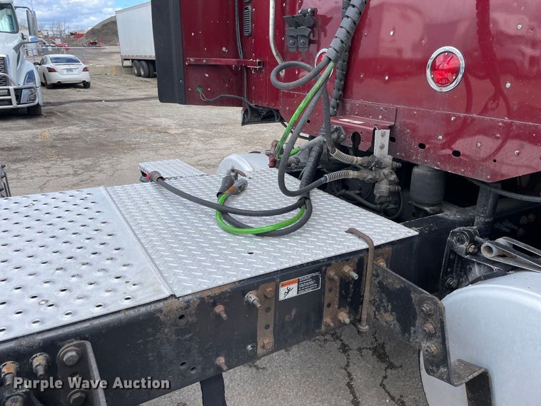 image for item OG9867 2014 Freightliner  Coronado glider kit semi truck