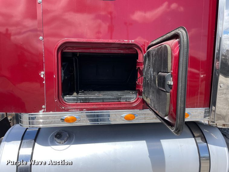 image for item OG9867 2014 Freightliner  Coronado glider kit semi truck