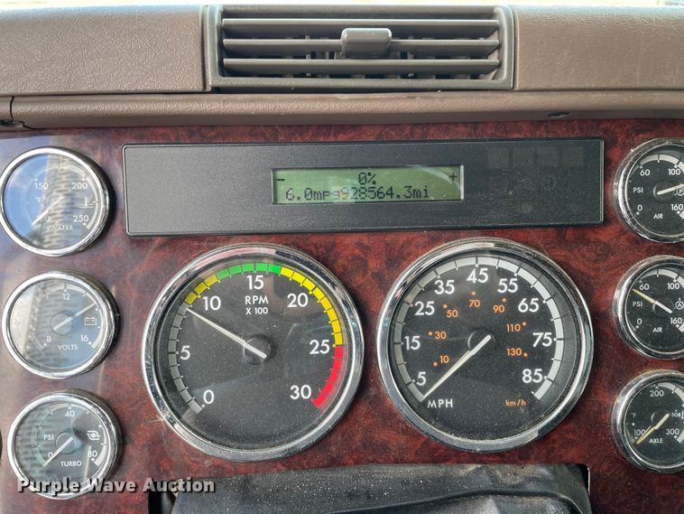 image for item OG9867 2014 Freightliner  Coronado glider kit semi truck