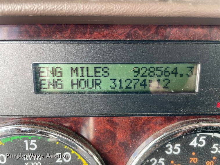 image for item OG9867 2014 Freightliner  Coronado glider kit semi truck