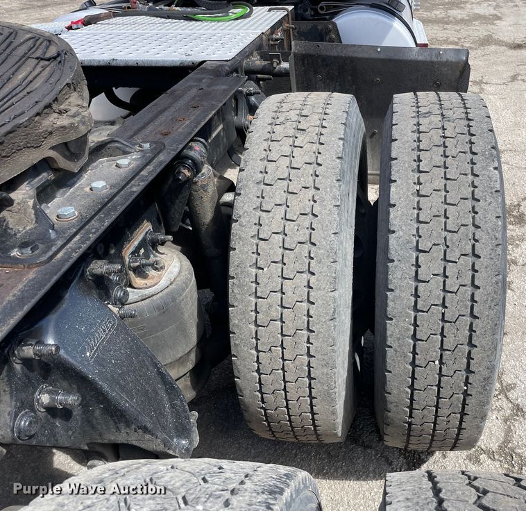 image for item OG9867 2014 Freightliner  Coronado glider kit semi truck