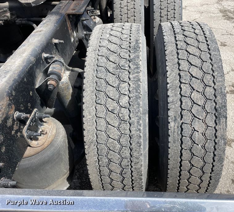 image for item OG9867 2014 Freightliner  Coronado glider kit semi truck