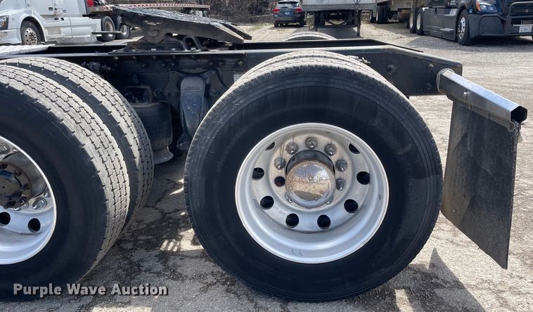 image for item OG9867 2014 Freightliner  Coronado glider kit semi truck