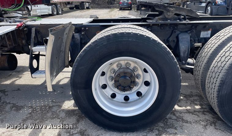 image for item OG9867 2014 Freightliner  Coronado glider kit semi truck