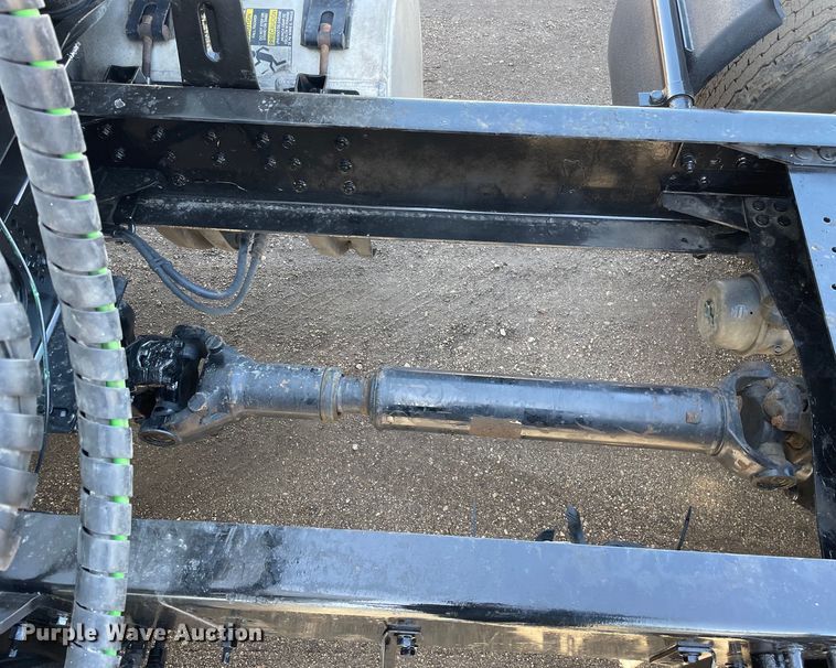 image for item OG9868 2014 Volvo  VNL670 semi truck