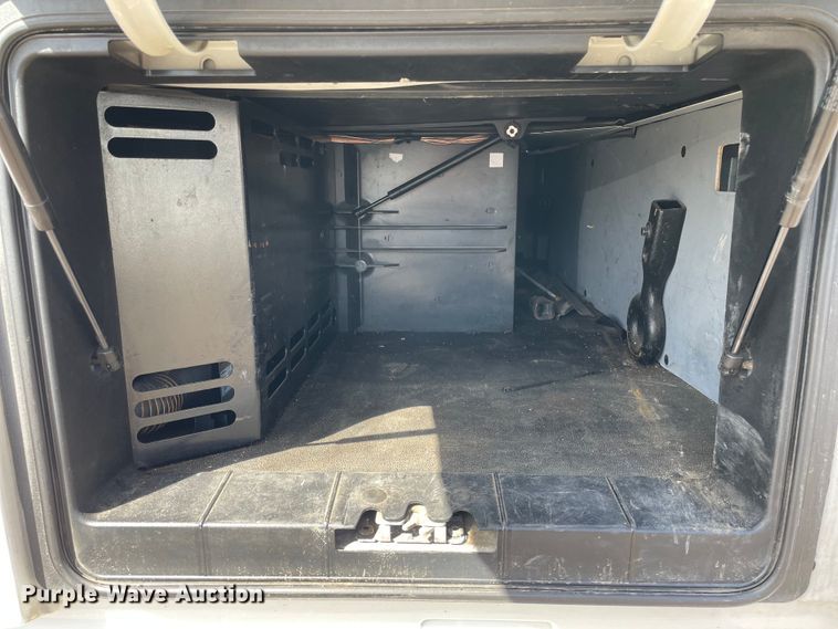 image for item OG9868 2014 Volvo  VNL670 semi truck