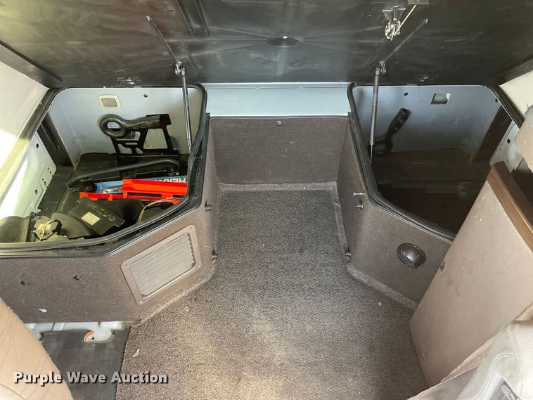 image for item OG9868 2014 Volvo  VNL670 semi truck