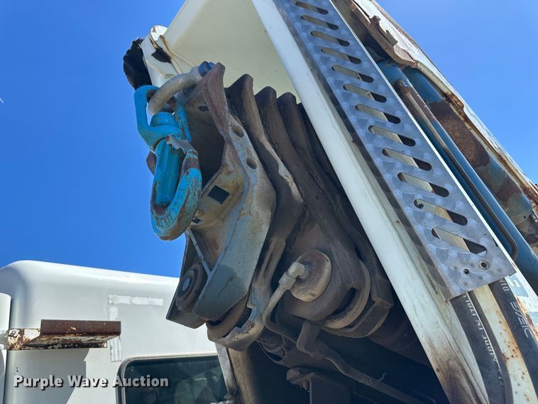 image for item OI9324 2009 Kenworth W900 crane truck