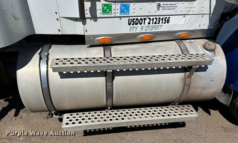 image for item OI9324 2009 Kenworth W900 crane truck