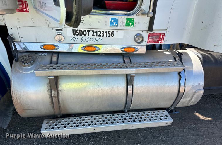 image for item OI9324 2009 Kenworth W900 crane truck